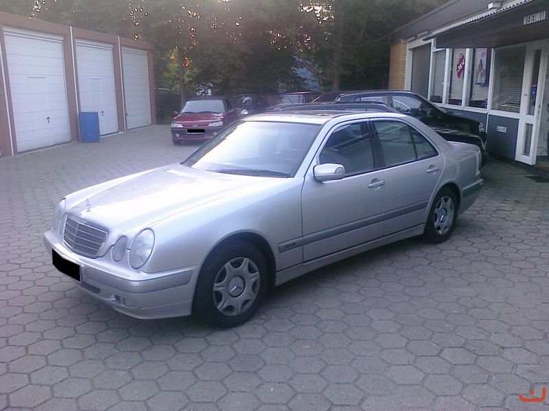 Mercedes E 200K W210