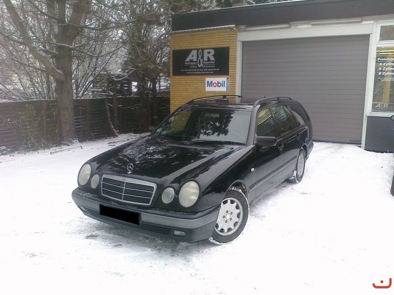 Mercedes E 200T S210