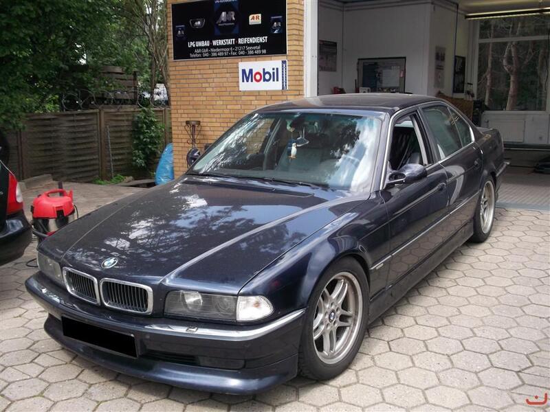 BMW E38 745i