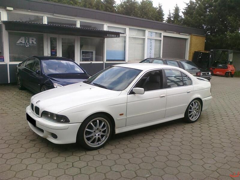 BMW E39 523i