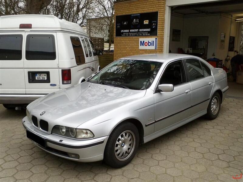 BMW E39 525i